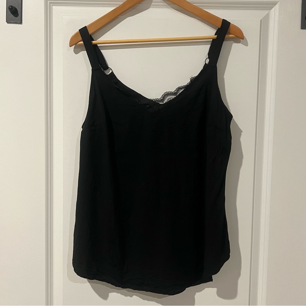 Torrid Size 0 (L/XL) Black V-Neck Camisole Tank Top with Lace Trim